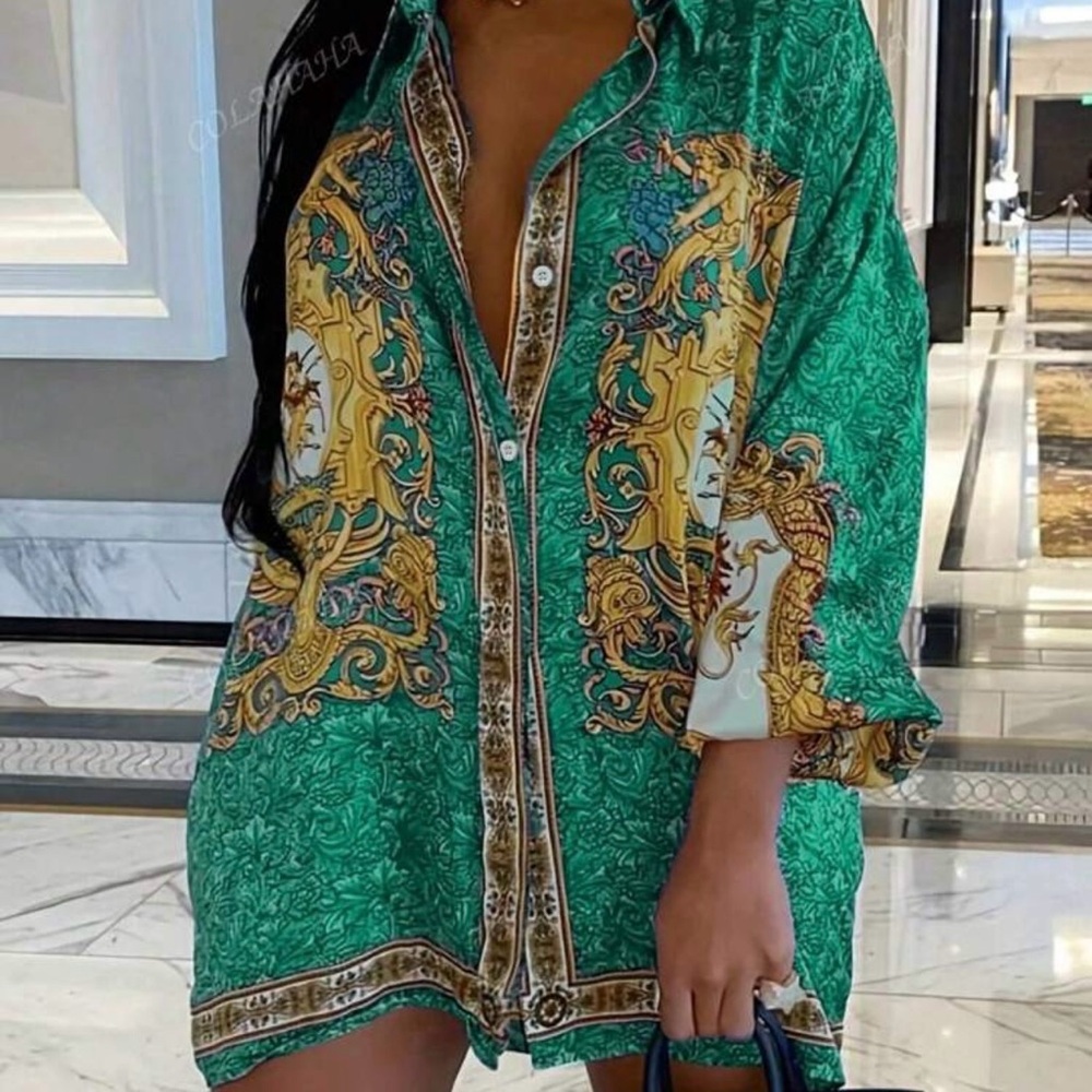 Elegant Green Baroque Print Women's Top